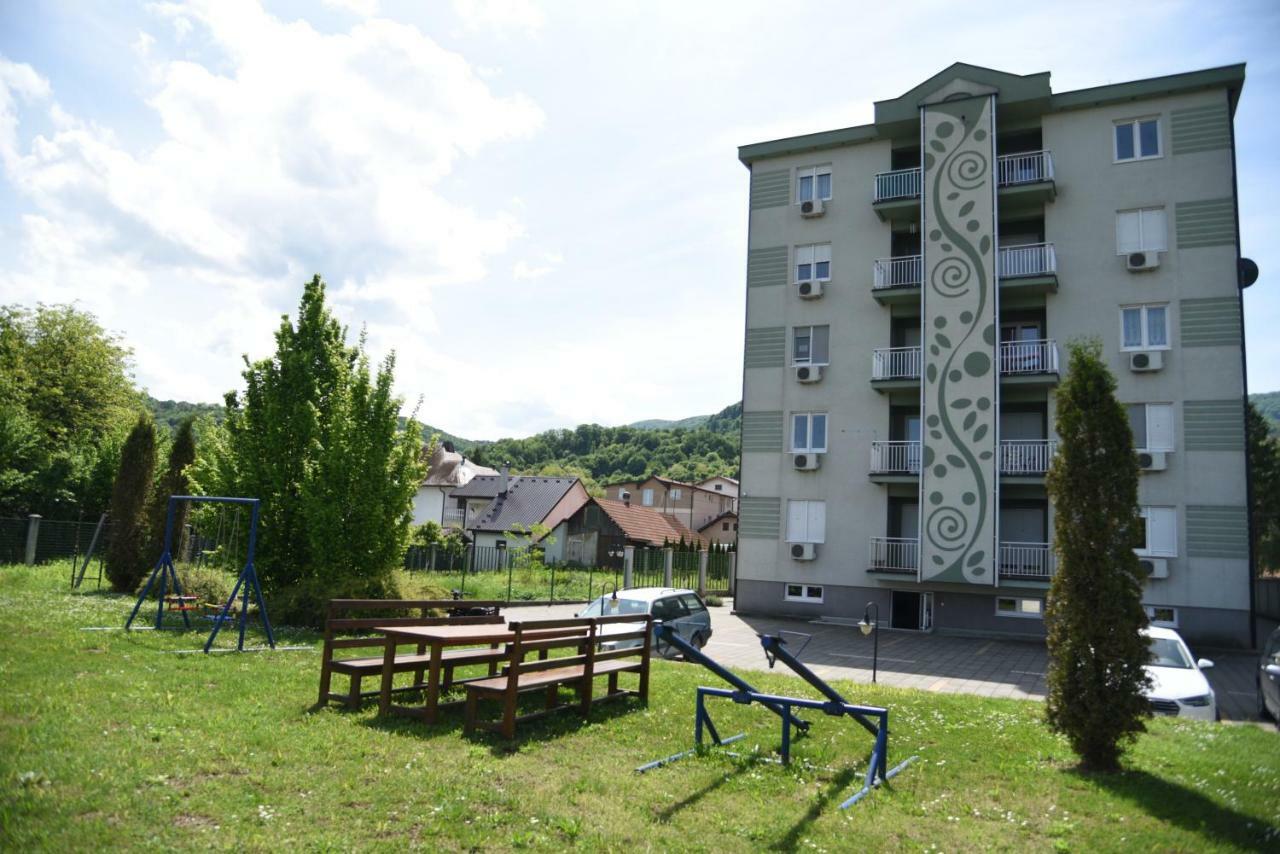 Apartmani - Vila Kovilje Banja Koviljača エクステリア 写真